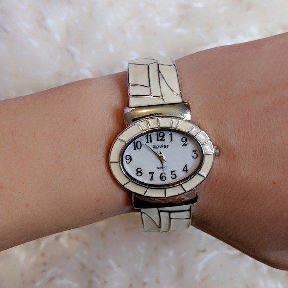 Two bangle cuff watches - Picture 9 of 12